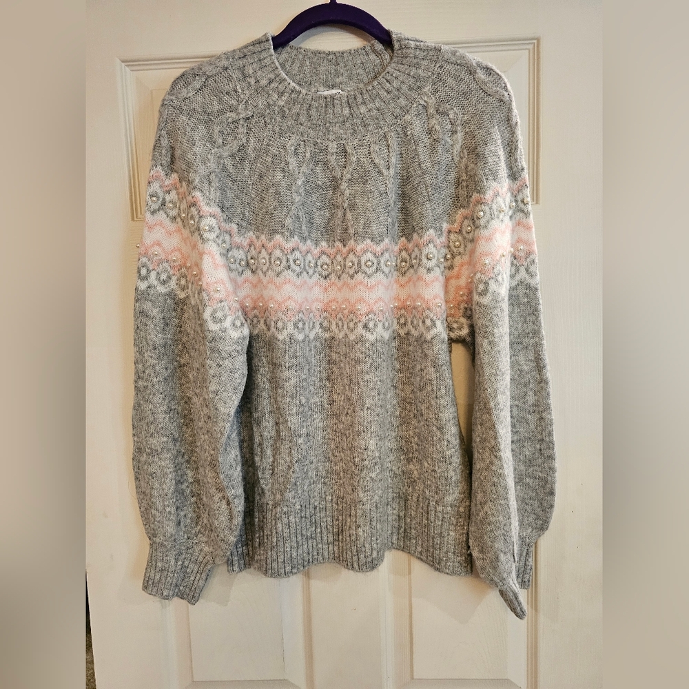 Crown & Ivy Gray and Pink Patterned Sweater